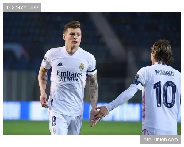 卡马文加接班莫德里奇与克罗斯的中场过渡解析 卡马文加接班莫德里奇与克罗斯的中场过渡解析