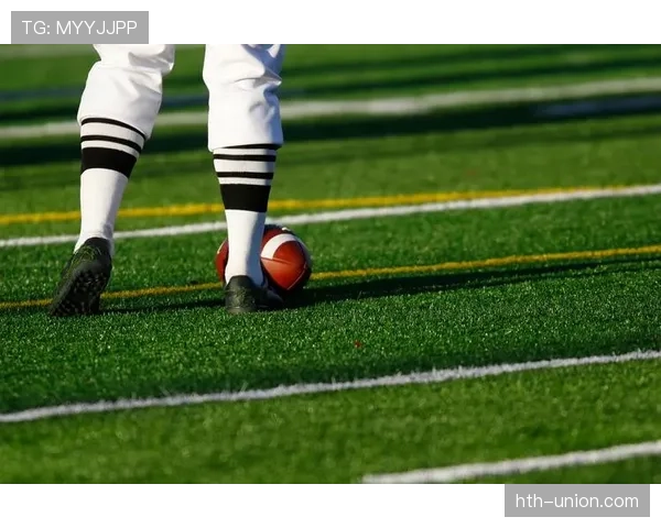 任意球判罚争议背后，裁判如何精准把握犯规界限？