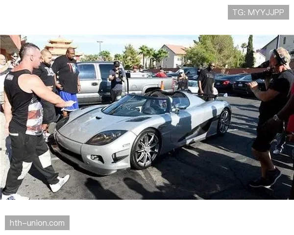 梅威瑟又买了啥豪车？感觉钱包比拳头还硬得离谱！